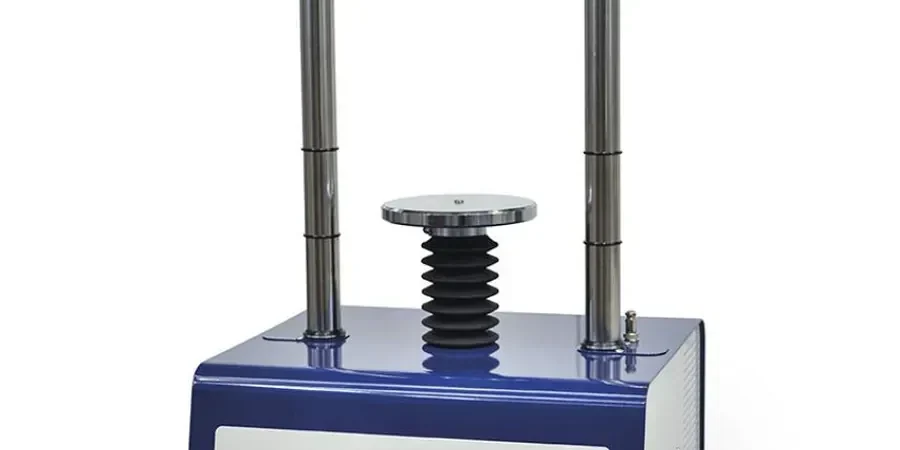 Ensayo Triaxial en Alto Hospicio: Parámetros de Corte para Suelos del Desierto Costero