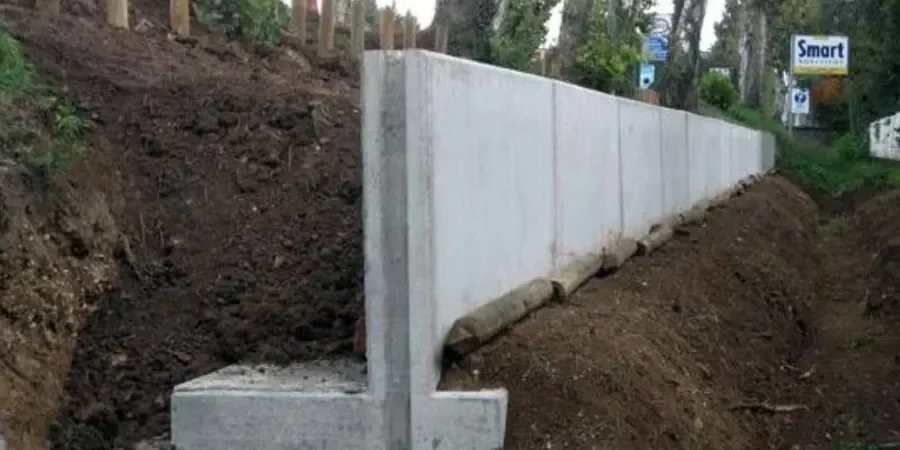 Diseño de Muros de Contención en Alto Hospicio: Soluciones ante Suelos Salinos y Taludes